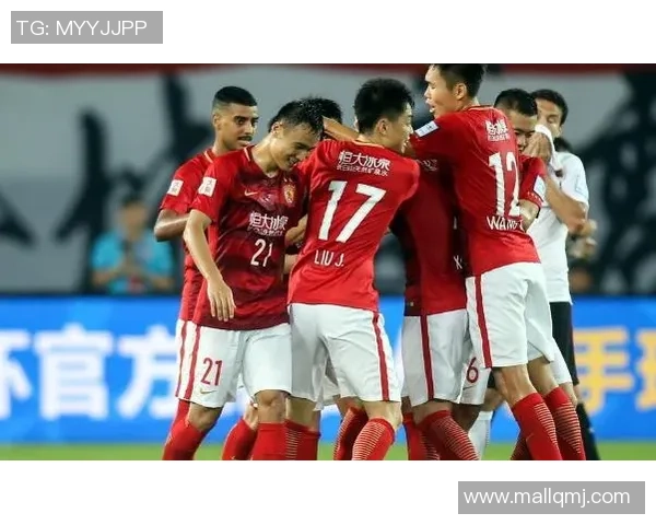 2018年央视直播广州恒大对阵上海上港的精彩赛事回顾与分析